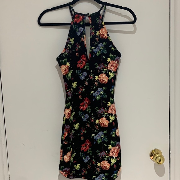 Flower dress - Picture 3 of 4